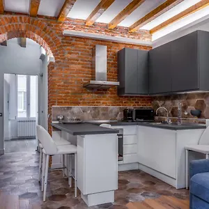 https://unique-apartment-milan.it-lombardy.com