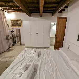 https://bandinelli-house.it-tuscanyhotel.com