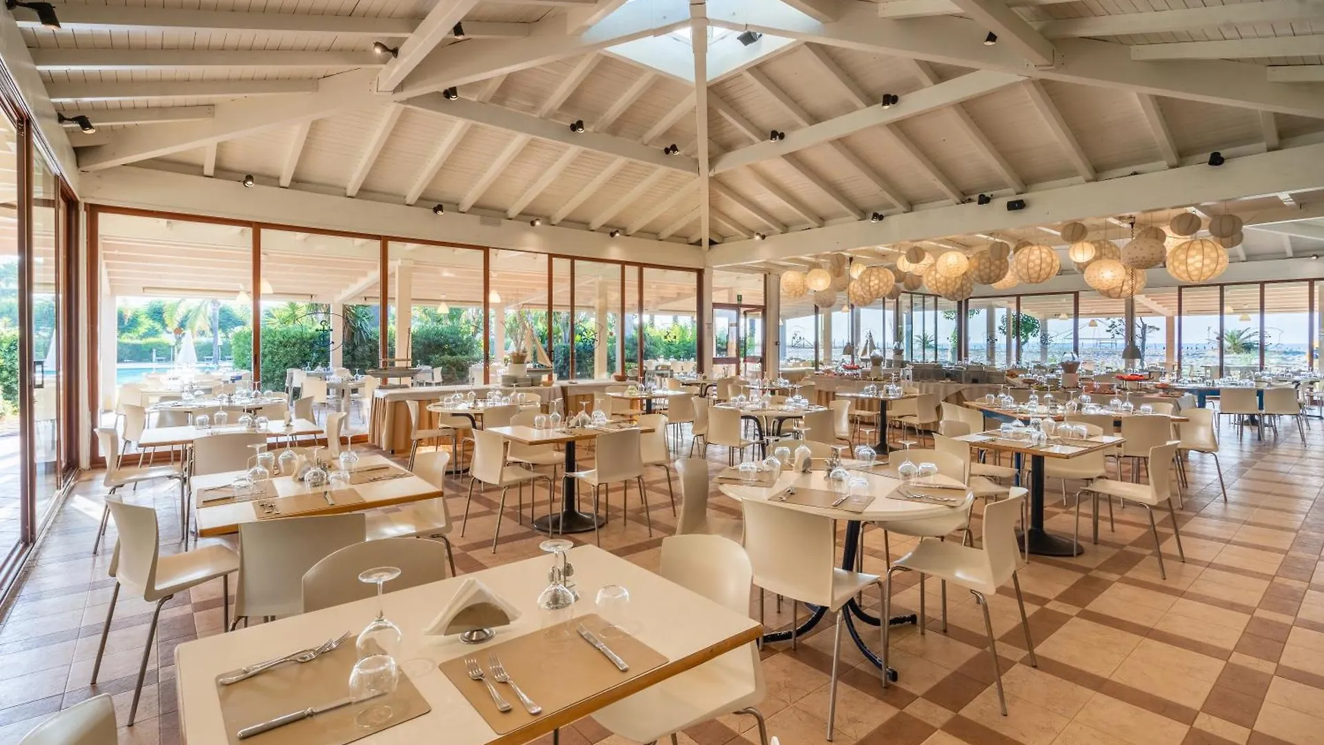 **** Hotel Le Dune Beach Club Mesyna Włochy