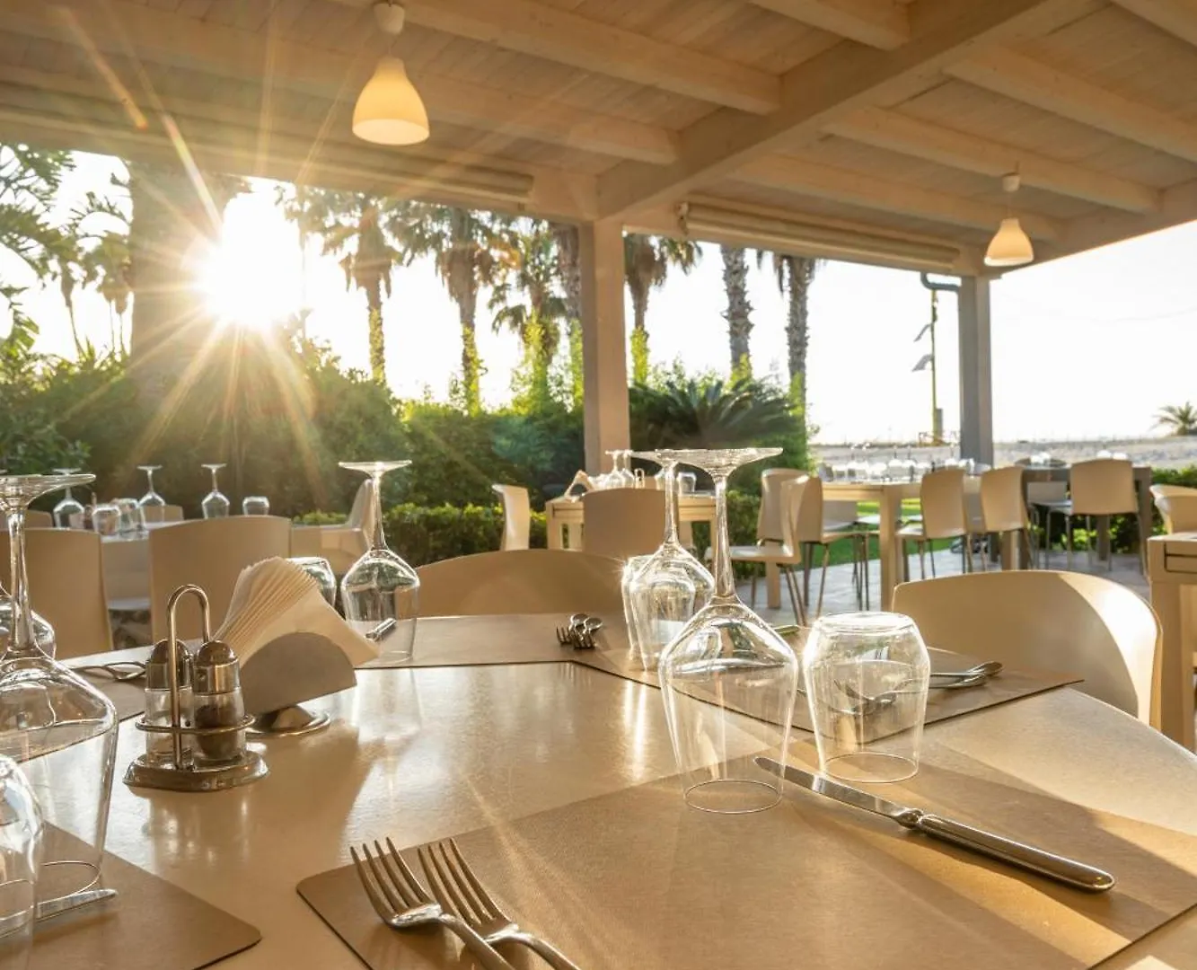 Le Dune Beach Club Mesyna 4*,