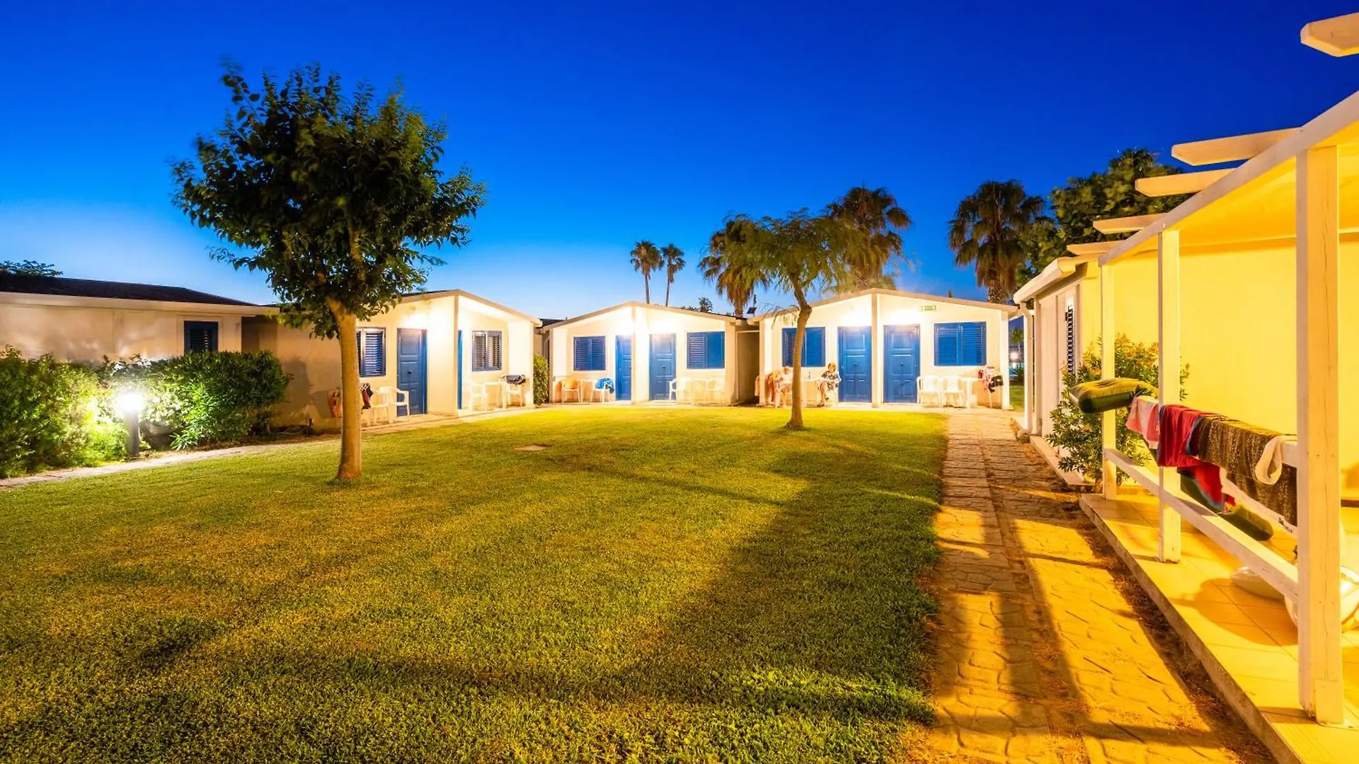 Le Dune Beach Club Mesyna 4*,