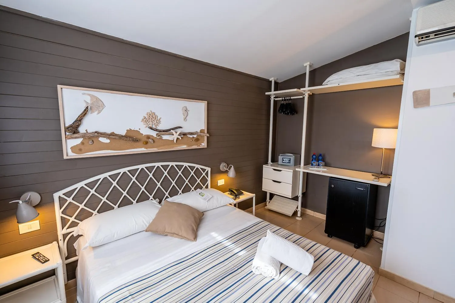 Le Dune Beach Club Mesyna
