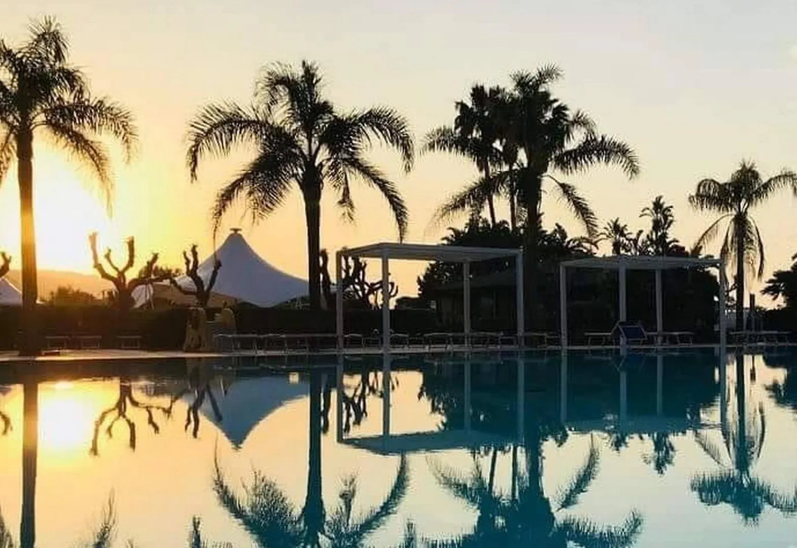 Le Dune Beach Club Mesyna Hotel